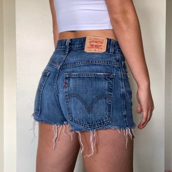 high rise levi’s festival cutoff shorts - Picture 2 of 4